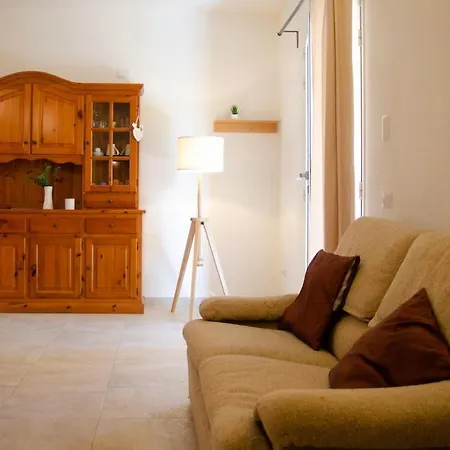 Appartamento Oasi Di Pace Con Terrazzo - 5min Budoni Brunella