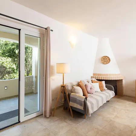 Elicriso - 5min Budoni & Terrazzo Apartment Brunella